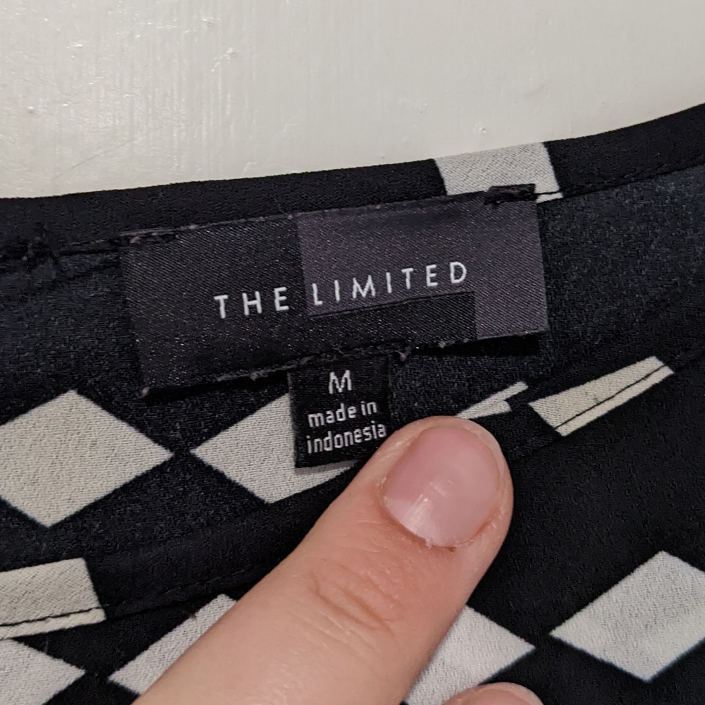 The Limited Patterned Top - Picture 5 of 7
